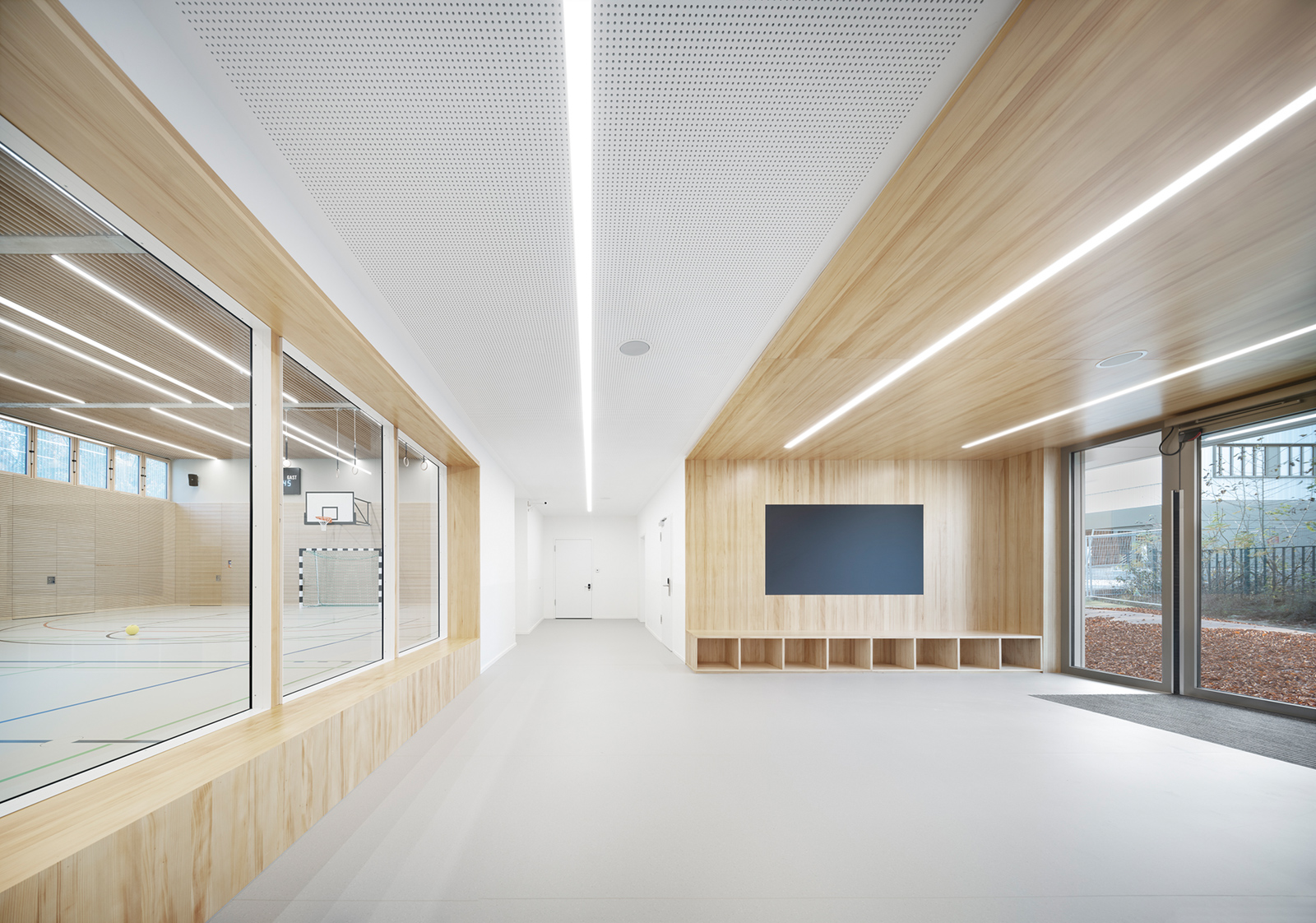 Grundschule "Am Annatal" Strausberg mit Hort und Sporthalle