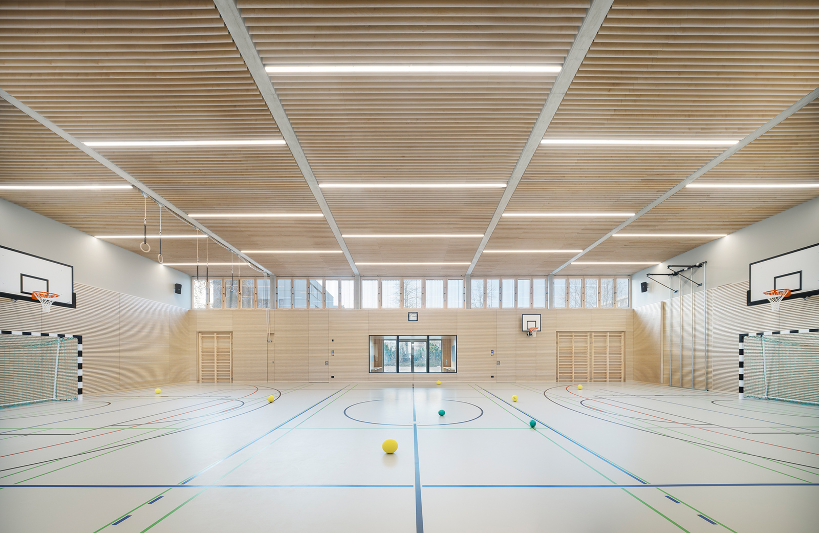 Grundschule "Am Annatal" Strausberg mit Hort und Sporthalle